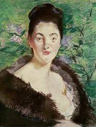 Femme en manteau de fourrure